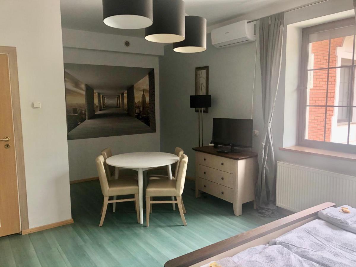 Hotel Zameczek Радомско Екстериор снимка